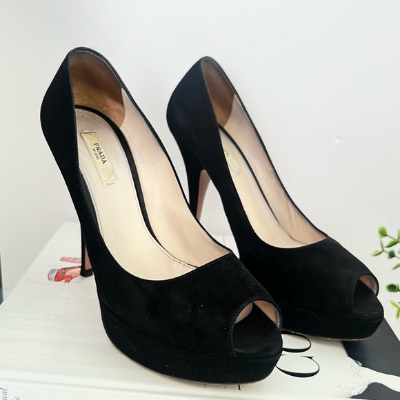 Prada Black Velvet Peep Toe Pump Size 38 US 8 - Picture 2 of 6